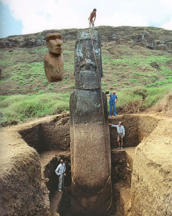 Heyerdahl excavates Moai.jpg